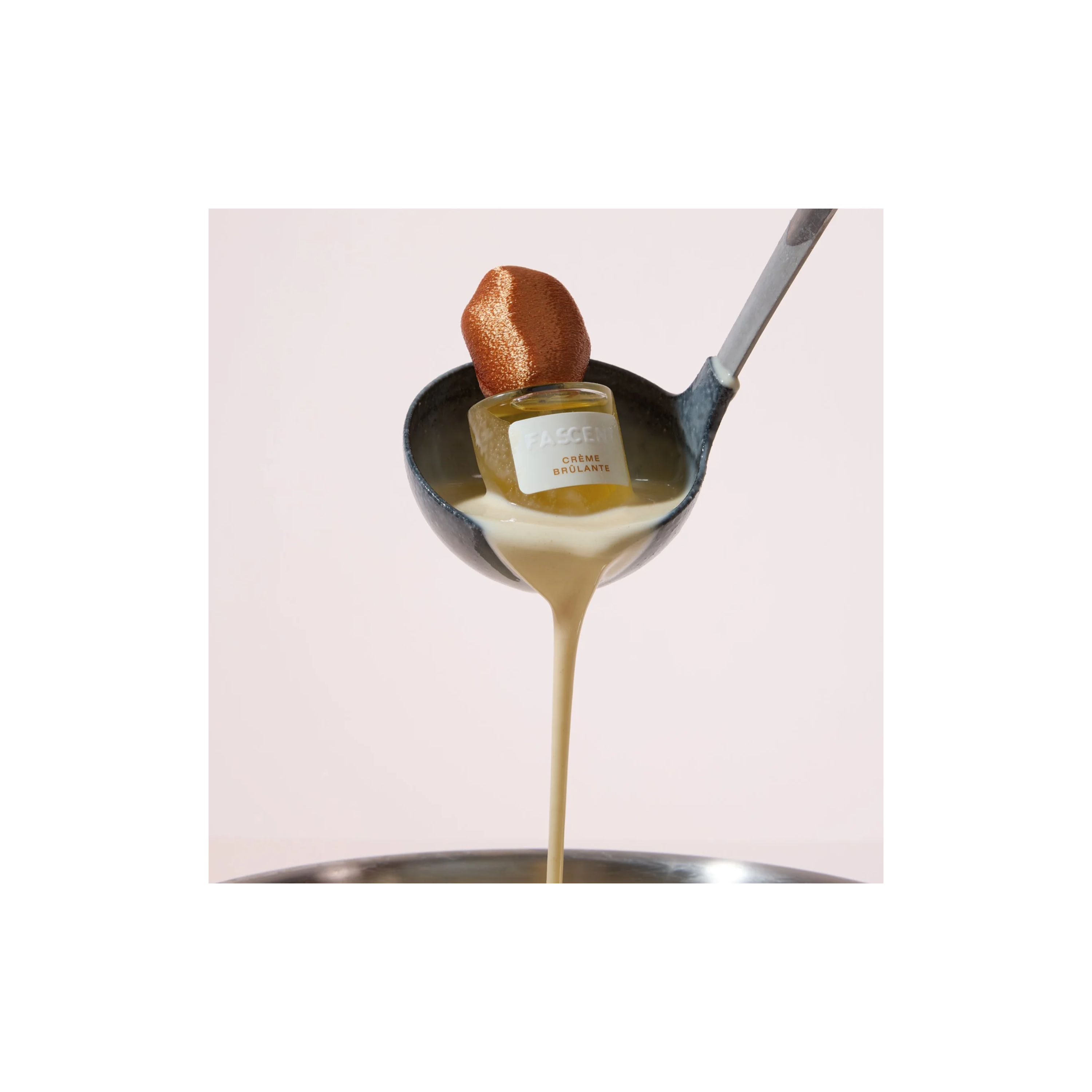CRÈME BRÛLANTE Fragrance
